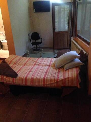 Фото номера Двухместный номер Делюкс с 1 кроватью и балконом Отель Hotel- Restaurant Struma г. Stara Kresna 15